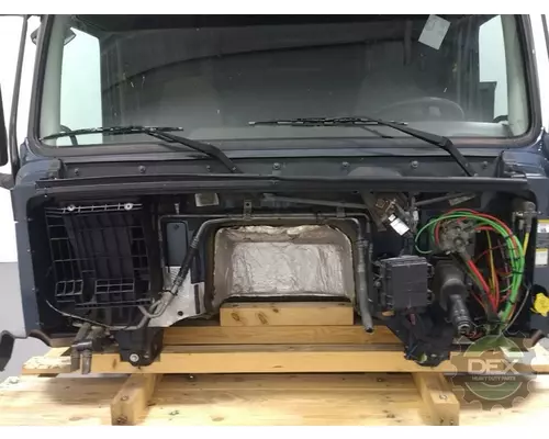 VOLVO VNL780 Cab