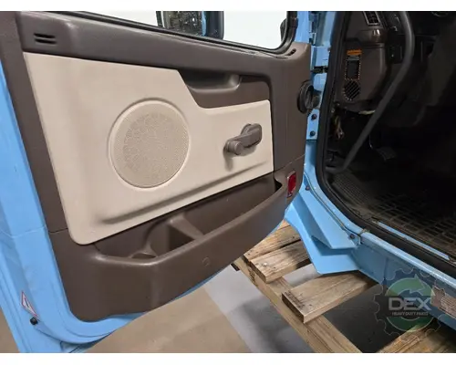 VOLVO VNL780 Cab