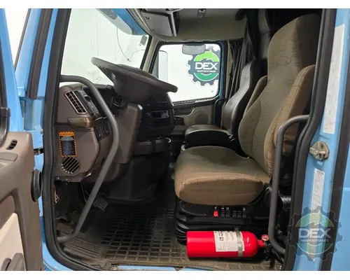 VOLVO VNL780 Cab