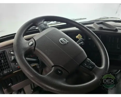 VOLVO VNL780 Cab