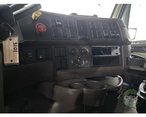 VOLVO VNL780 Cab