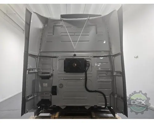 VOLVO VNL780 Cab