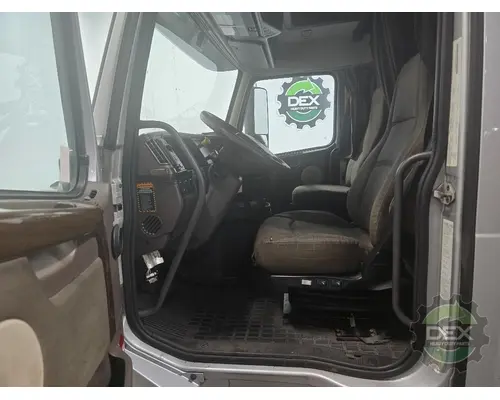 VOLVO VNL780 Cab