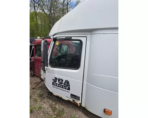 VOLVO VNL780 Cab