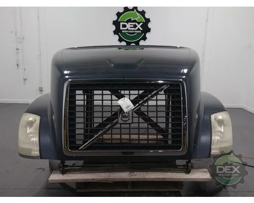 VOLVO VNL780 Hood