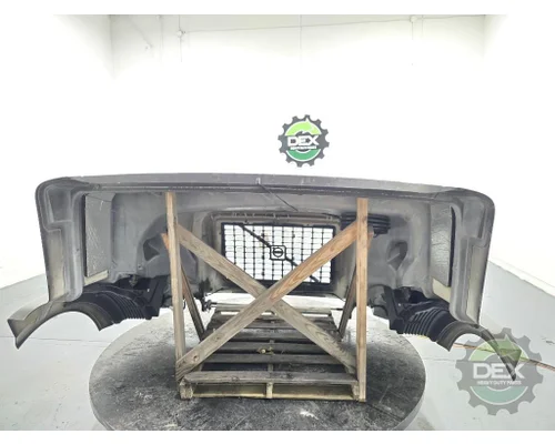 VOLVO VNL780 Hood