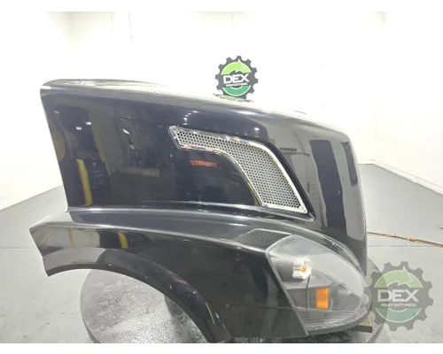VOLVO VNL780 Hood