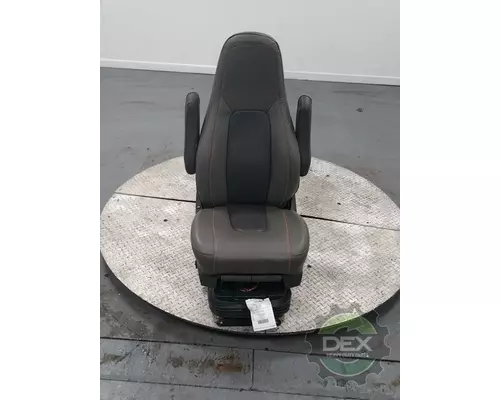 VOLVO VNL780 Seat, Front