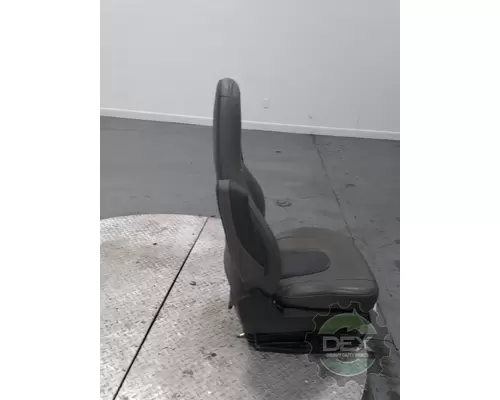 VOLVO VNL780 Seat, Front