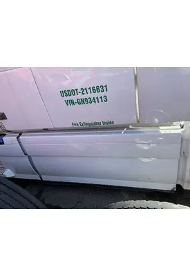 VOLVO VNL780 Side Fairing