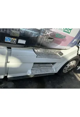 VOLVO VNL780 Side Fairing