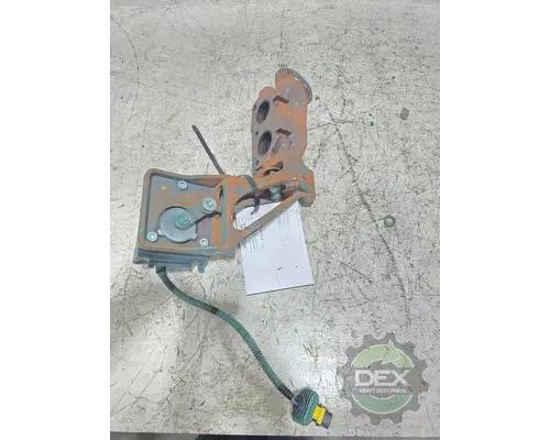 VOLVO VNL840 2931 valve