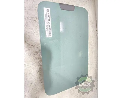 VOLVO VNL840 8371 hatch, easily opened