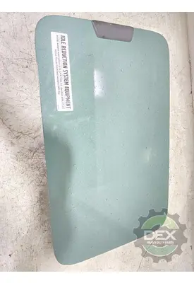 VOLVO VNL840 8371 hatch, easily opened