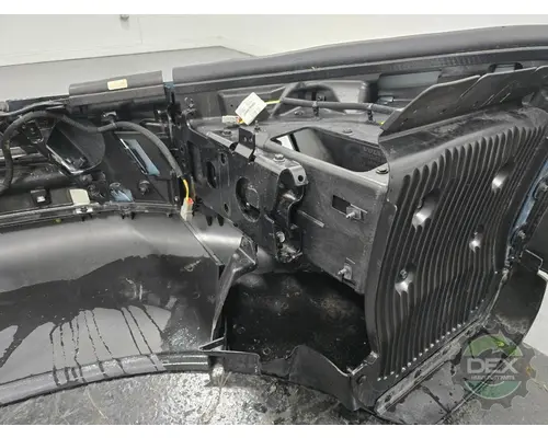 VOLVO VNL840 Bumper Assembly, Front