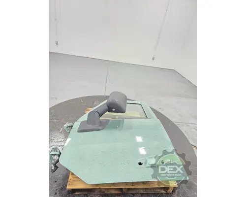 VOLVO VNL840 Door Assembly, Front