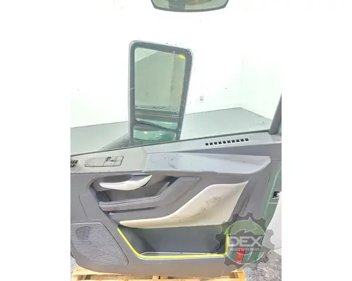 VOLVO VNL840 Door Assembly, Front