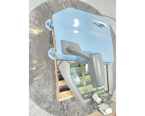 VOLVO VNL840 Door Assembly, Front