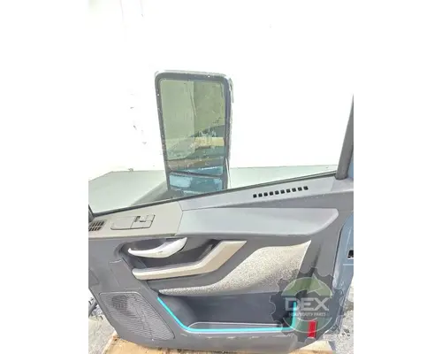 VOLVO VNL840 Door Assembly, Front