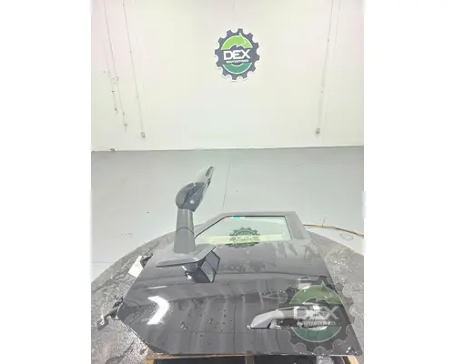 VOLVO VNL840 Door Assembly, Front