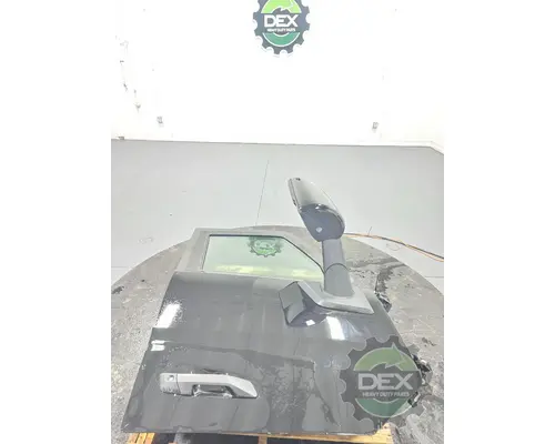 VOLVO VNL840 Door Assembly, Front