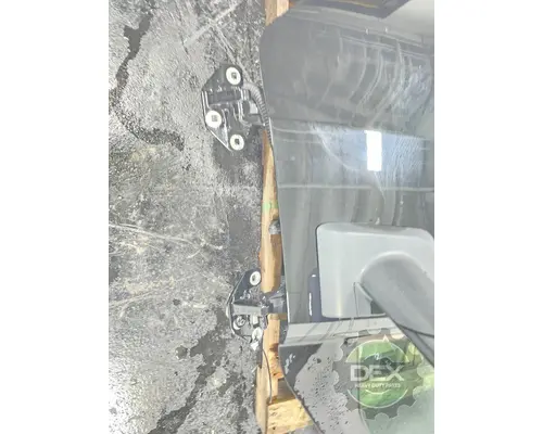 VOLVO VNL840 Door Assembly, Front