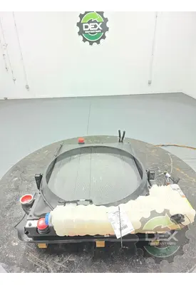 VOLVO VNL840 Radiator