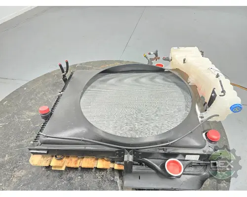 VOLVO VNL840 Radiator