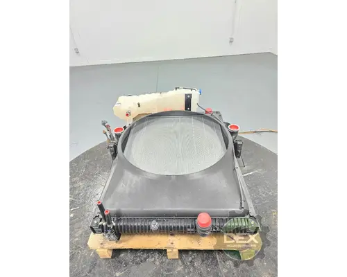 VOLVO VNL840 Radiator