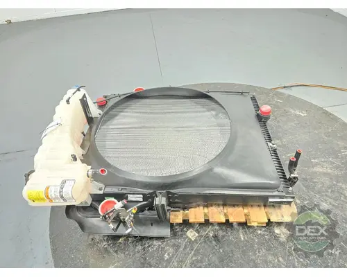 VOLVO VNL840 Radiator