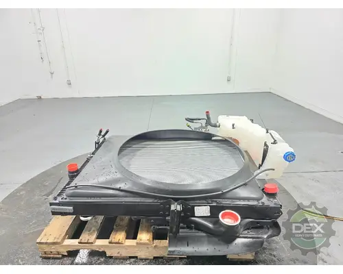 VOLVO VNL840 Radiator