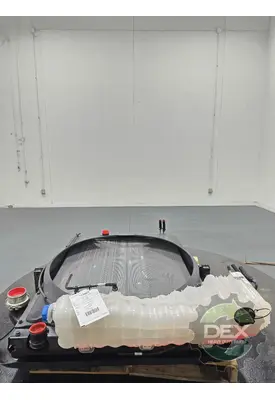 VOLVO VNL840 Radiator