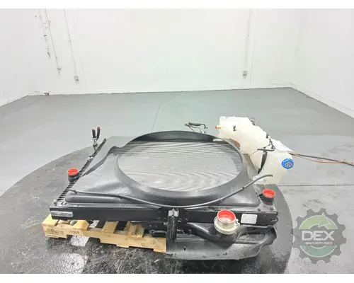 VOLVO VNL840 Radiator