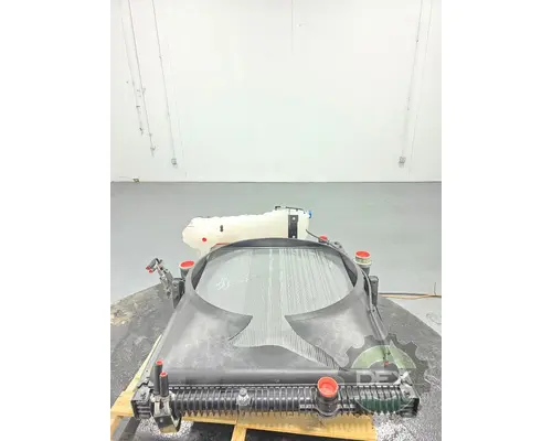 VOLVO VNL840 Radiator