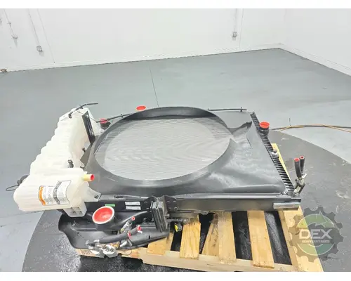 VOLVO VNL840 Radiator