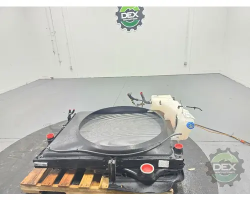 VOLVO VNL840 Radiator