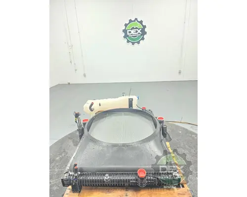 VOLVO VNL840 Radiator