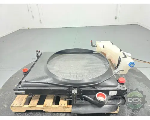 VOLVO VNL840 Radiator