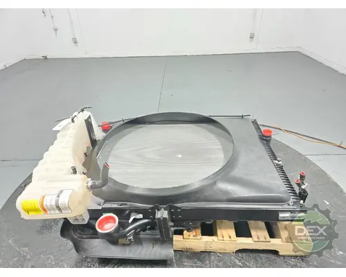 VOLVO VNL840 Radiator