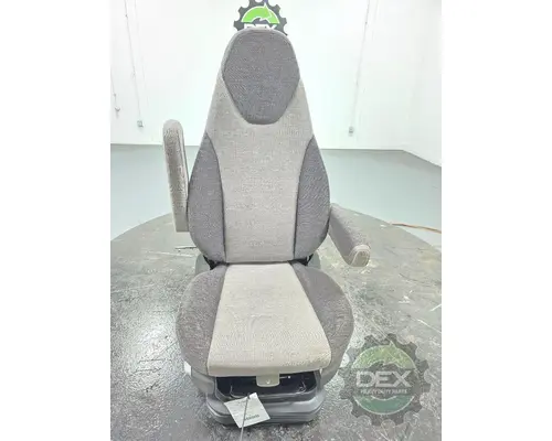 VOLVO VNL840 Seat, Front