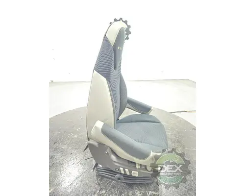 VOLVO VNL840 Seat, Front