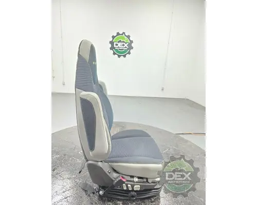 VOLVO VNL840 Seat, Front