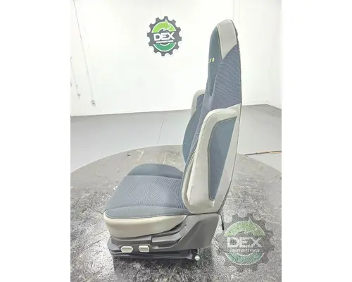 VOLVO VNL840 Seat, Front