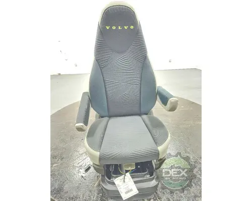 VOLVO VNL840 Seat, Front