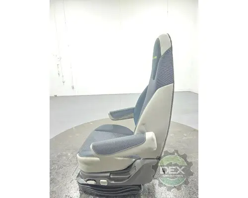 VOLVO VNL840 Seat, Front