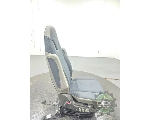VOLVO VNL840 Seat, Front