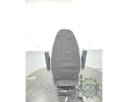 VOLVO VNL840 Seat, Front