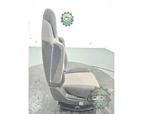 VOLVO VNL840 Seat, Front