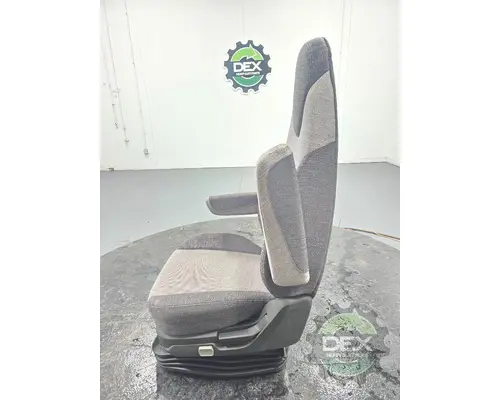 VOLVO VNL840 Seat, Front