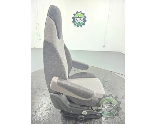 VOLVO VNL840 Seat, Front